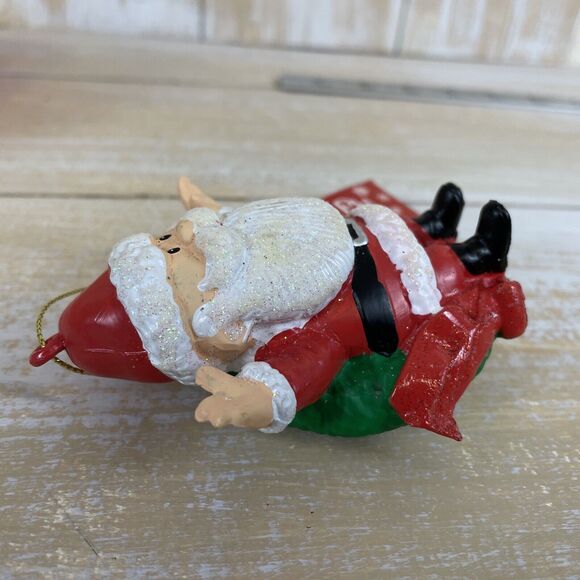 Kurt Adler Rudolph Series Santa Laying on Christmas Wreath Ornament Kohls NWT - Picture 3 of 9